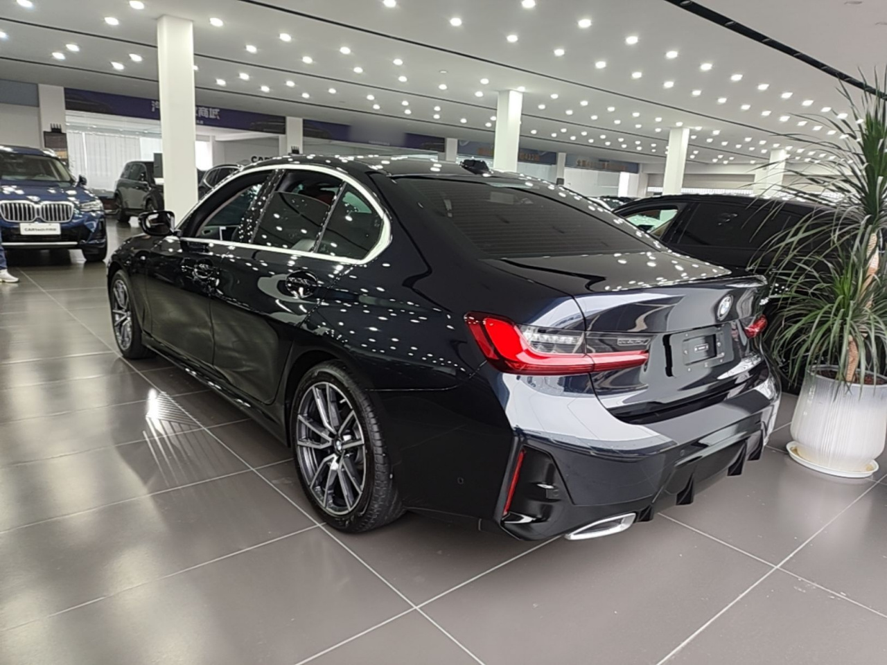 3 Series 2026 325i M Sport Package photo 4