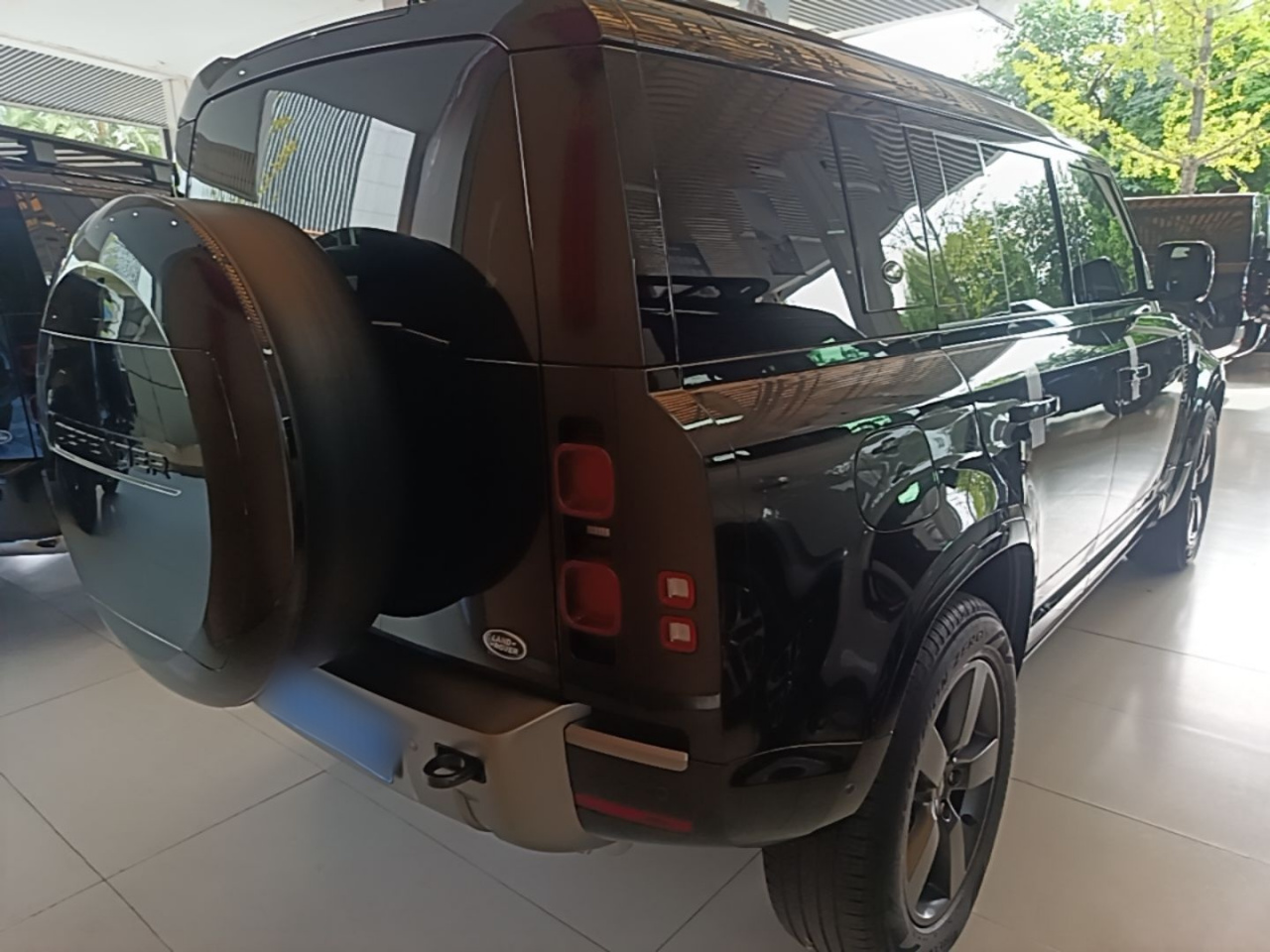 Defender 2024 110 3.0T P400 X-DYNAMIC HSE photo 4