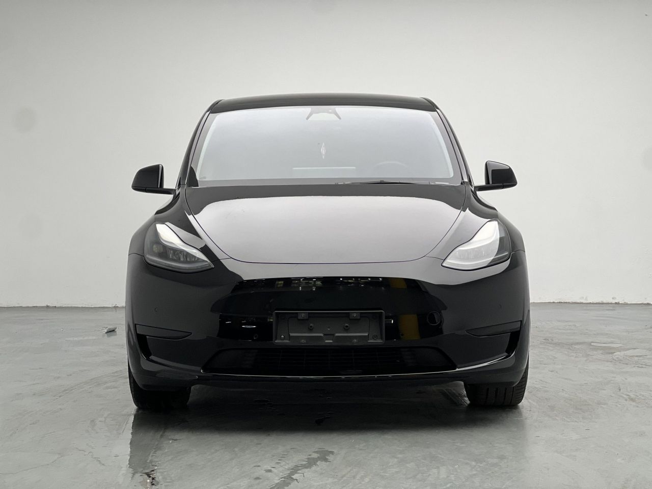Model Y 2023 RWD photo 2