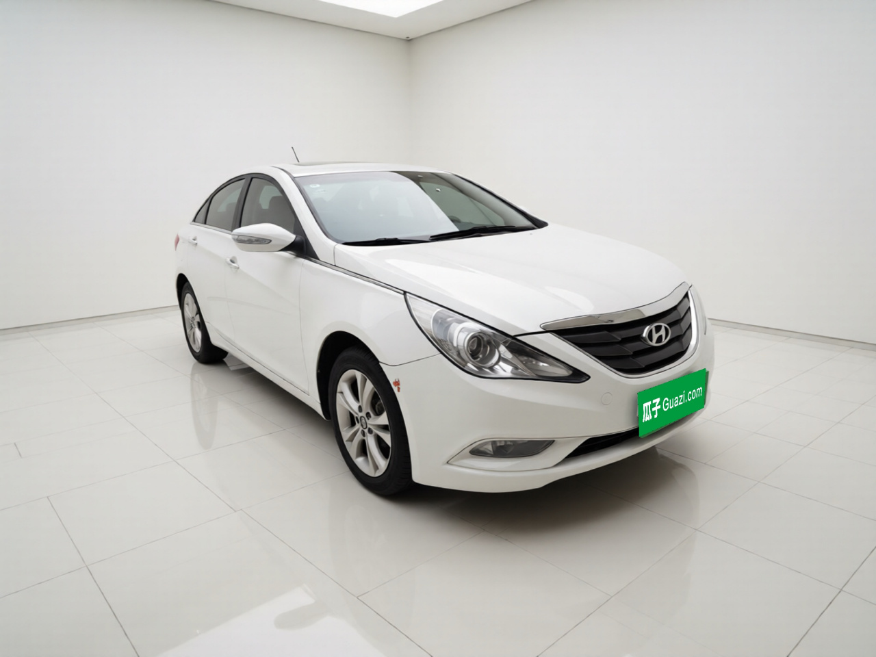 Sonata 2011 2.0L AT Leading photo 3