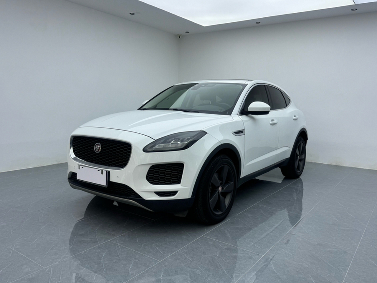 E-PACE 2018 P200 S China V