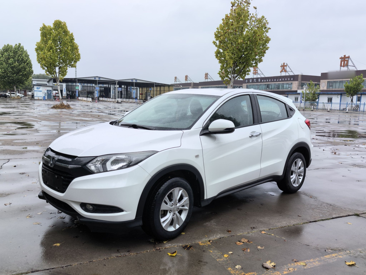 Vezel 2015 1.5L CVT RWD Comfort