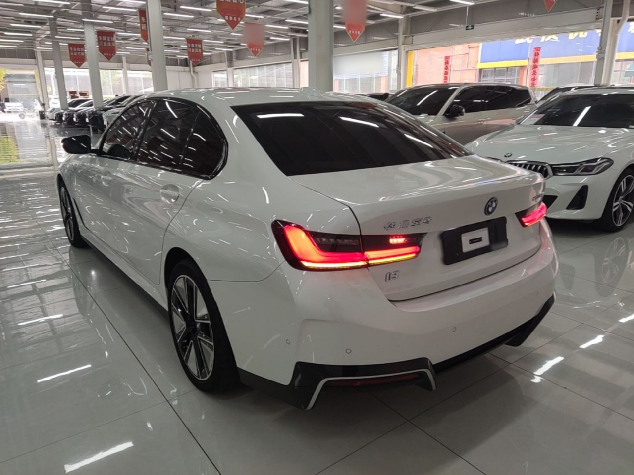 i3 2024 eDrive 40 L Sport Package photo 4