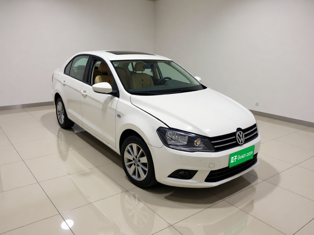 2015 1.6L AT Comfort photo 3