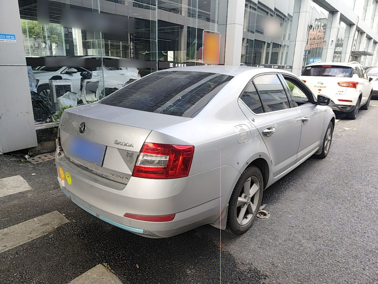 Octavia 2015 1.6L MT photo 4