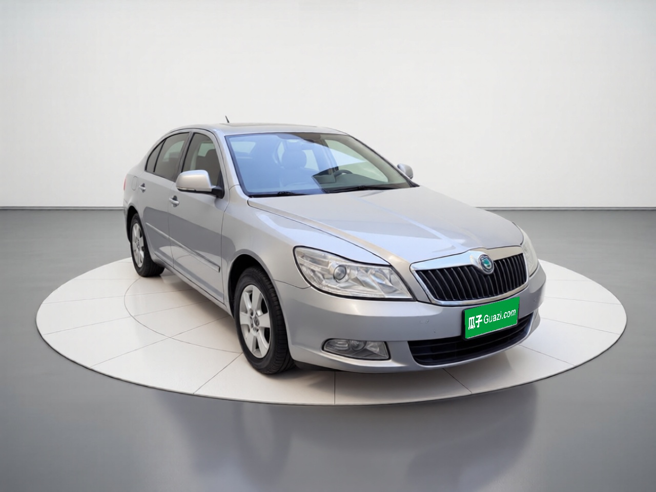 Octavia 2013 1.6L MT photo 3