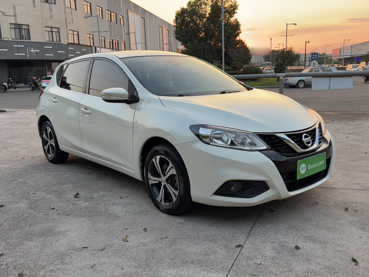 Tiida 2016 1.6L CVT photo 4