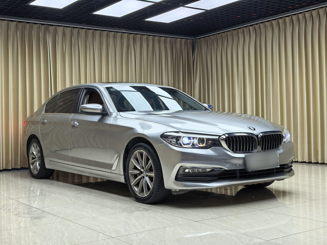 5 Series 2018 528Li Special photo 2