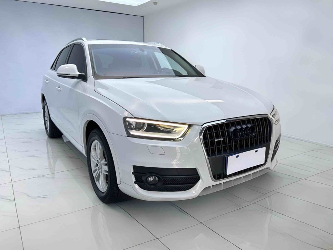 Q3 2013 35 TFSI quattro Tech photo 3