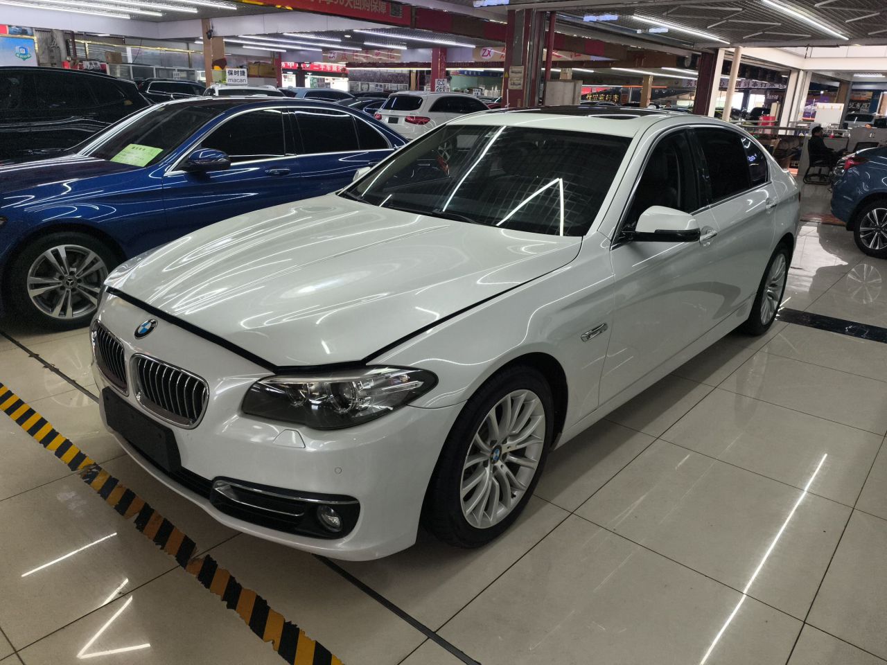 5 Series 2014 525Li Luxury Design Package