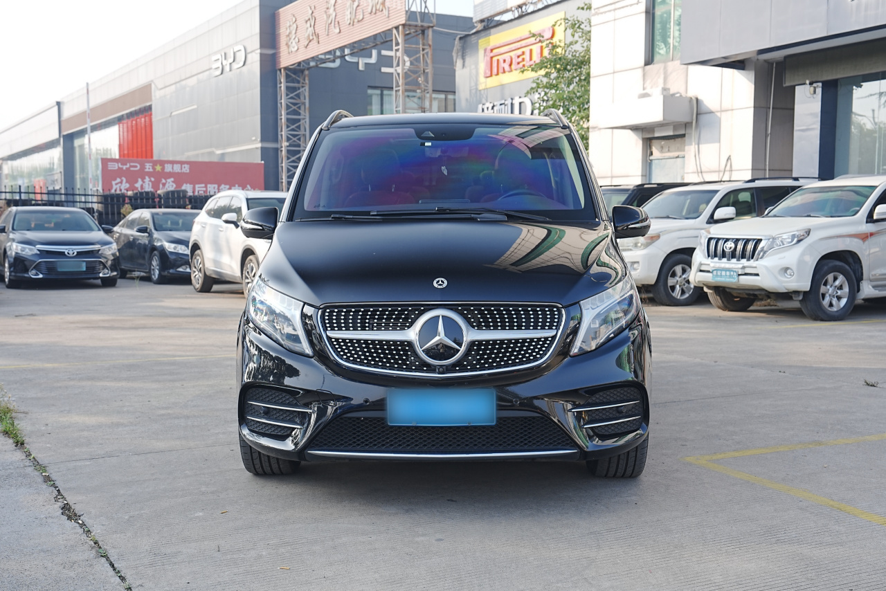 V-Class 2021 V 260 L Long Wheelbase Luxury photo 3