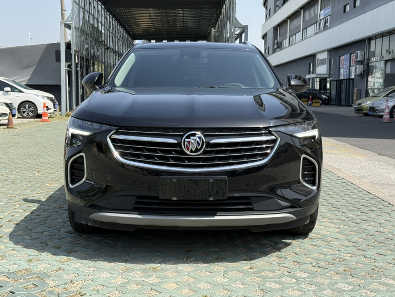 2023 Envision S 552T RWD Luxury photo 2