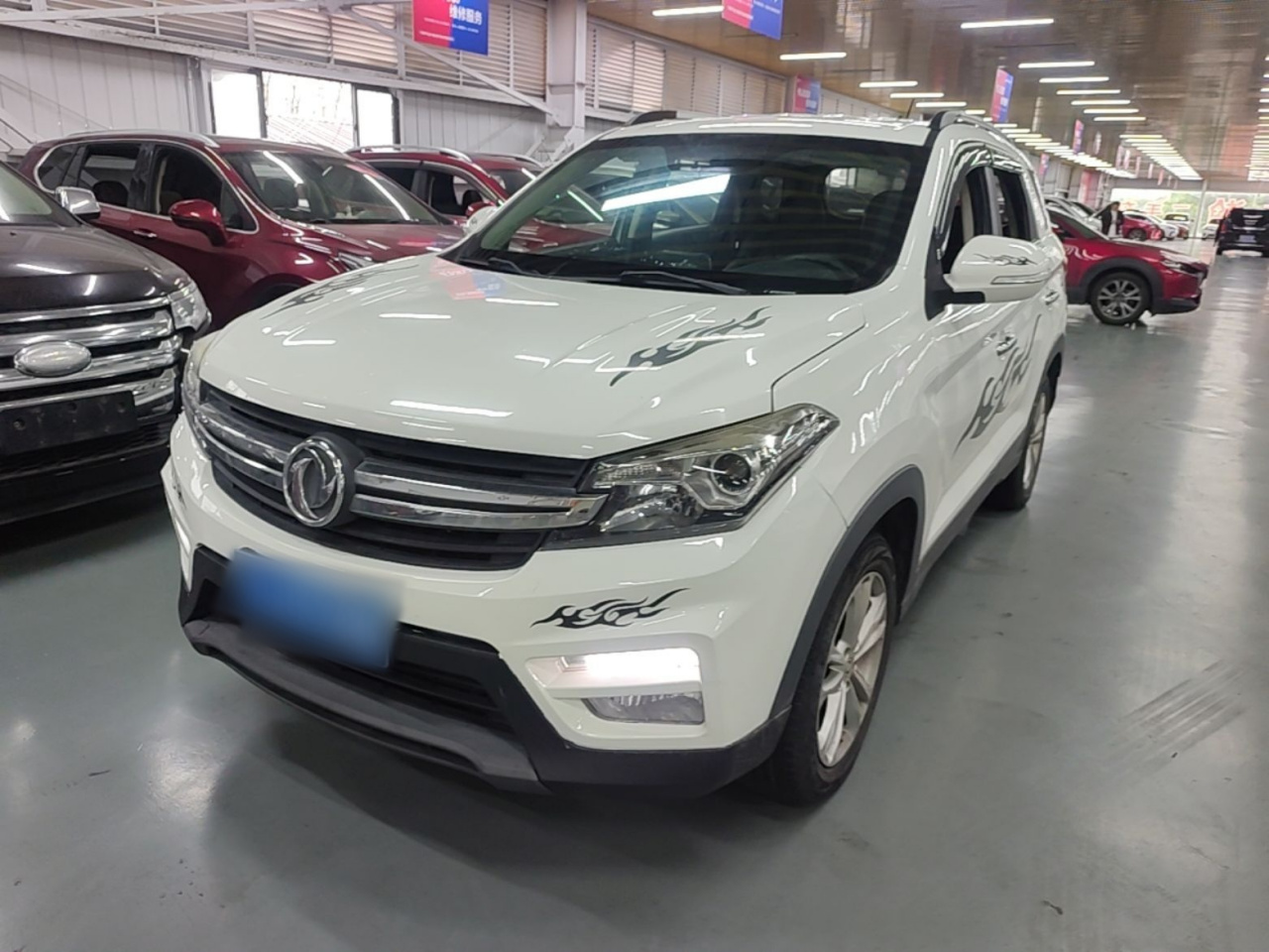 Fengon S560 2018 1.8L CVT Elite 7-Seater