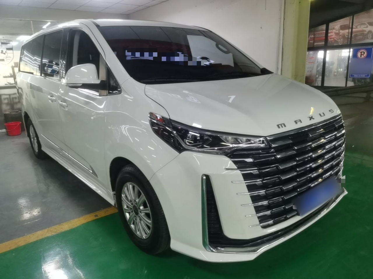 MAXUS G10 2025 MAX 2.0T AT Luxury Petrol 7-Seater photo 3