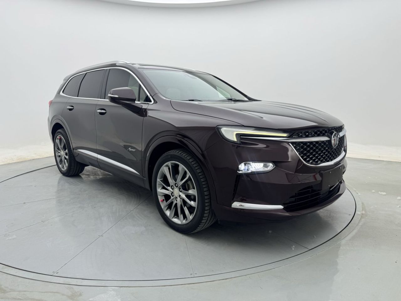 2020 28T AWD Avenir photo 3