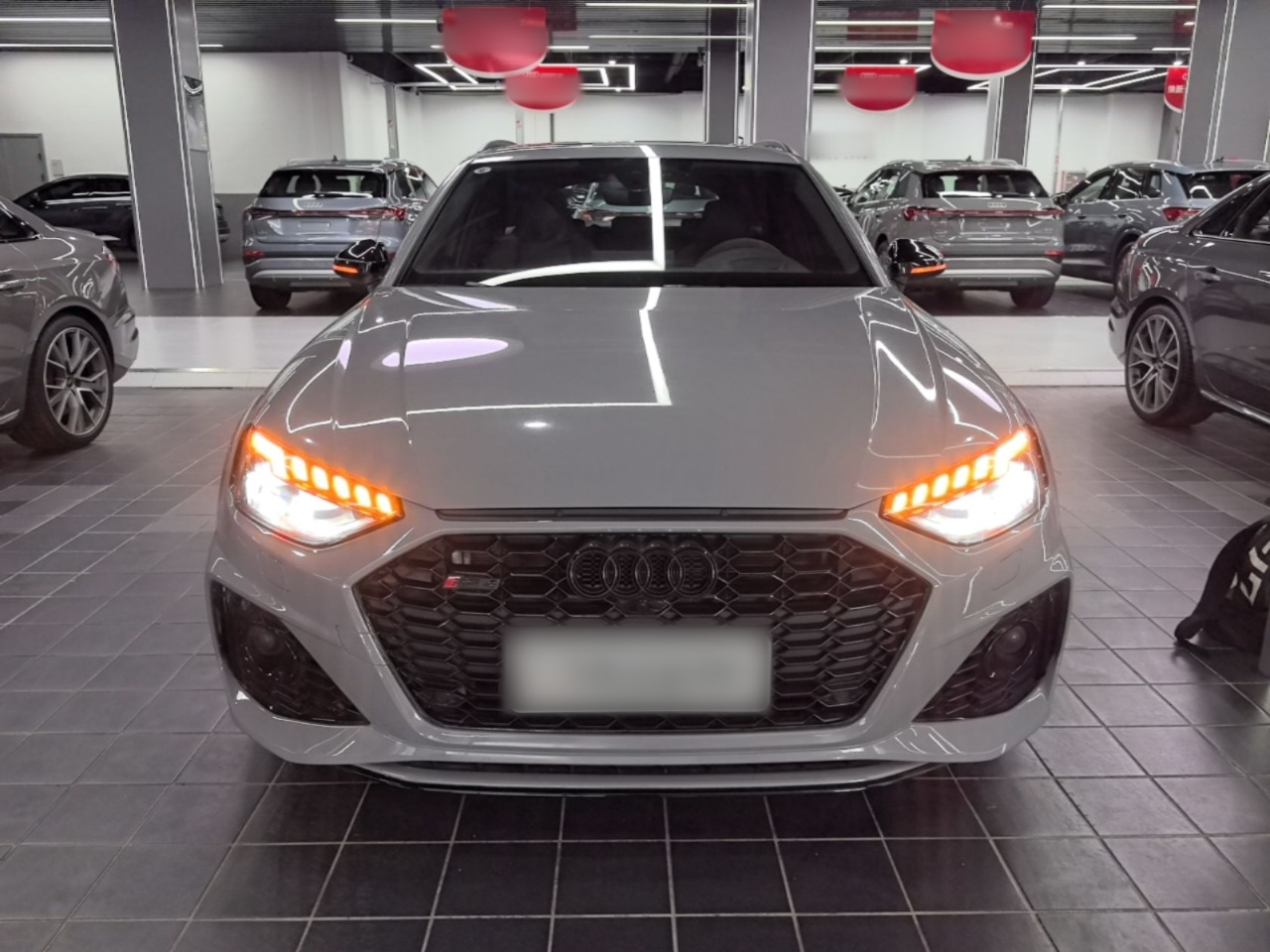 RS 4 2023 RS4 Avant photo 2