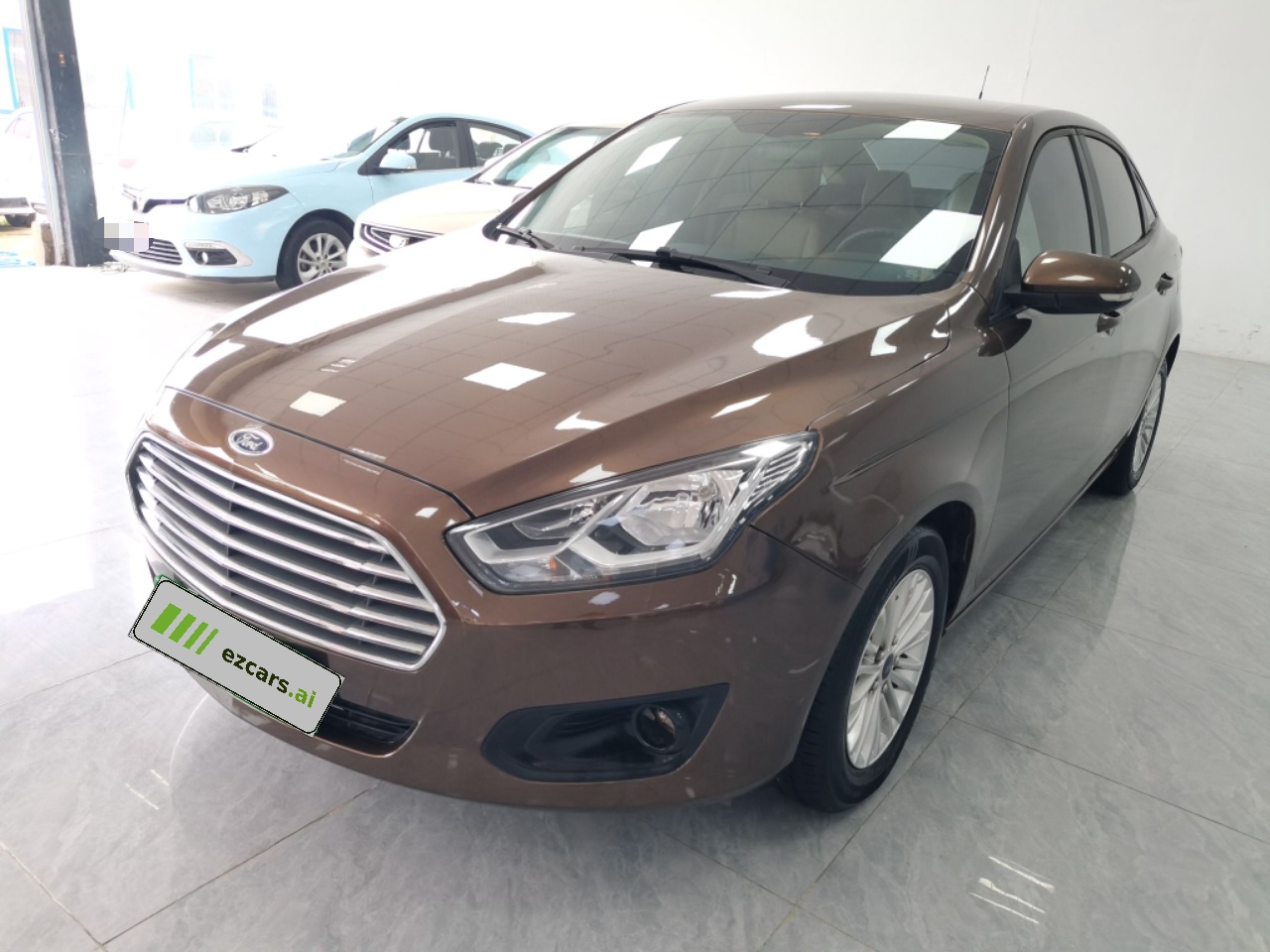 Escort 2015 1.5L MT Comfort