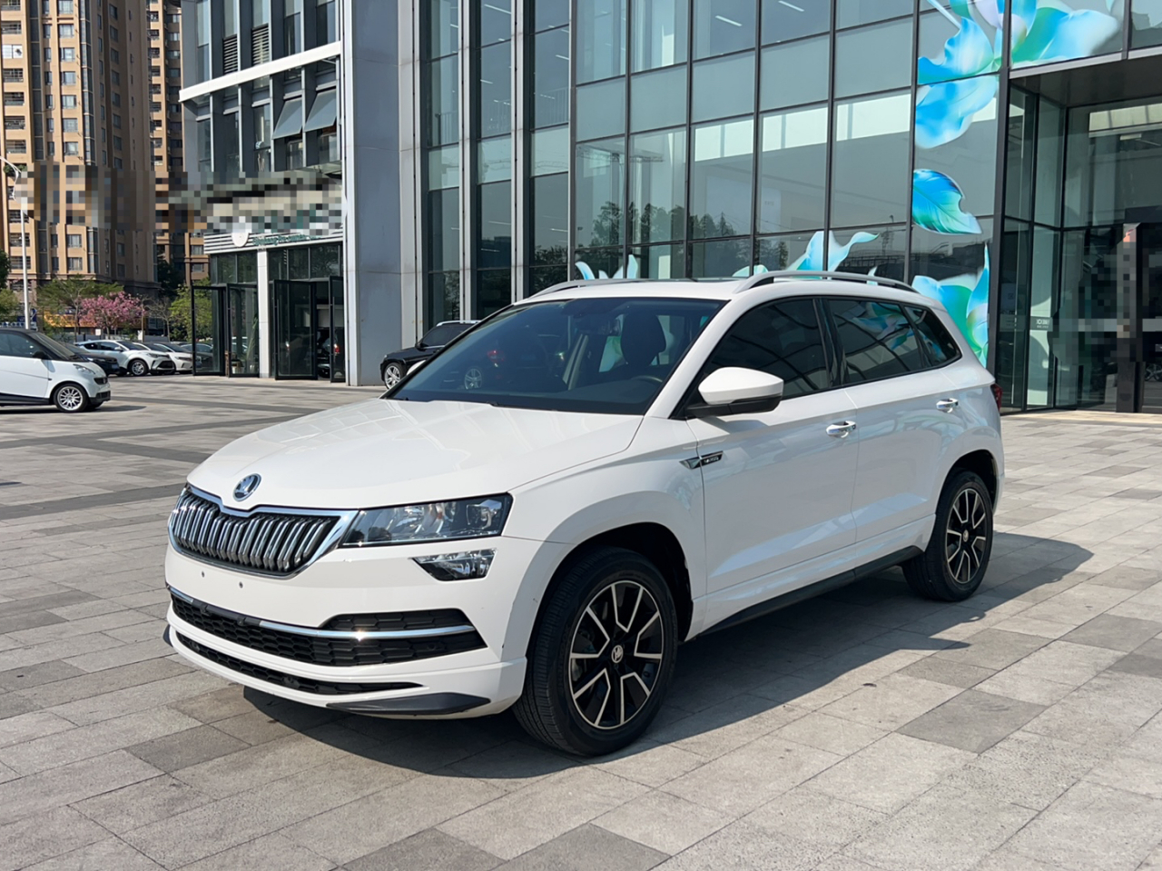 Karoq 2022 TSI280 Luxury