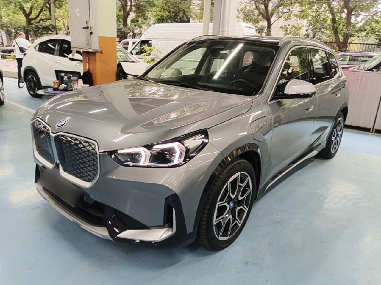 iX1 2023 xDrive30L X Design Package