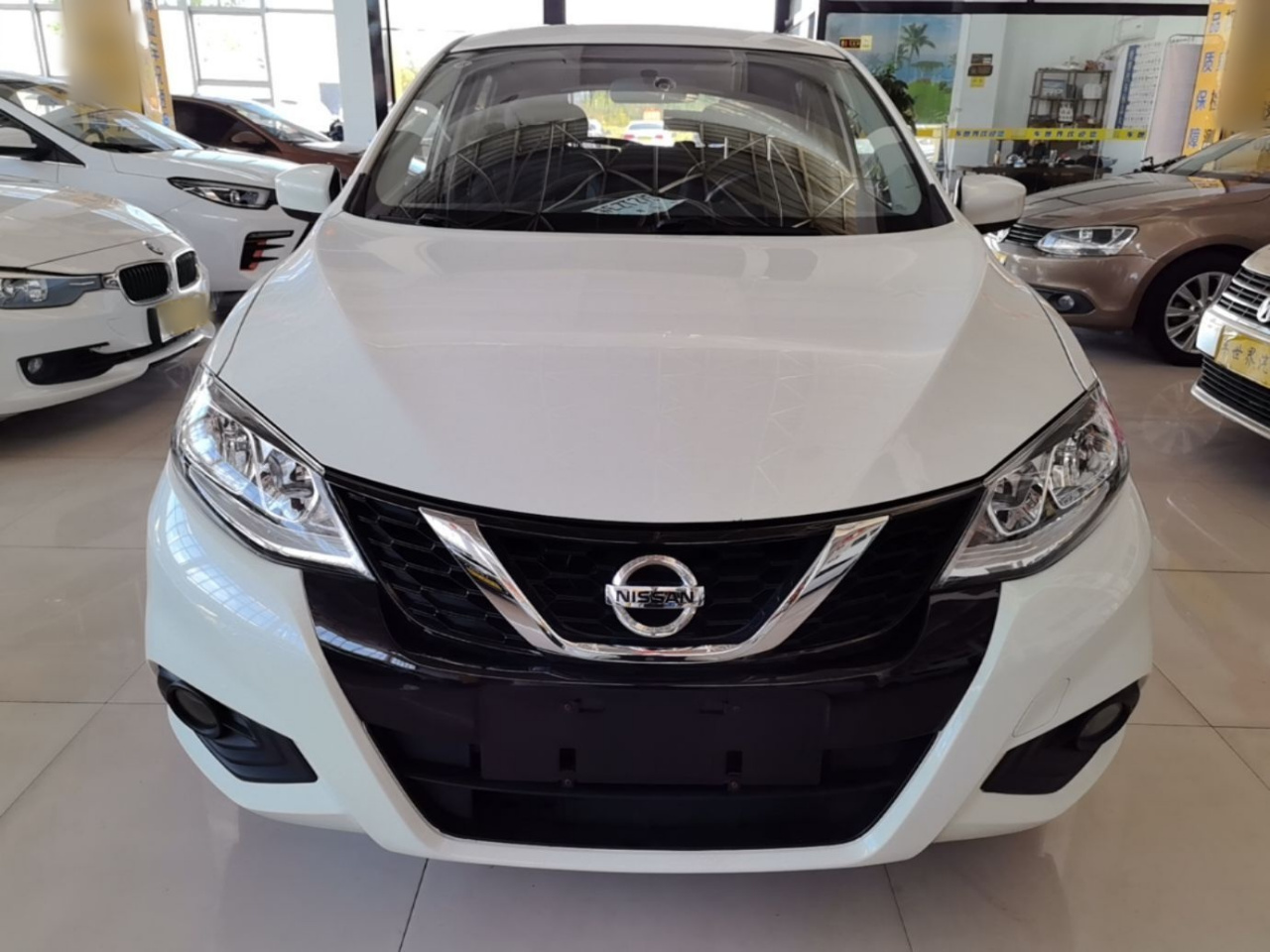 Tiida 2016 1.6L CVT photo 2