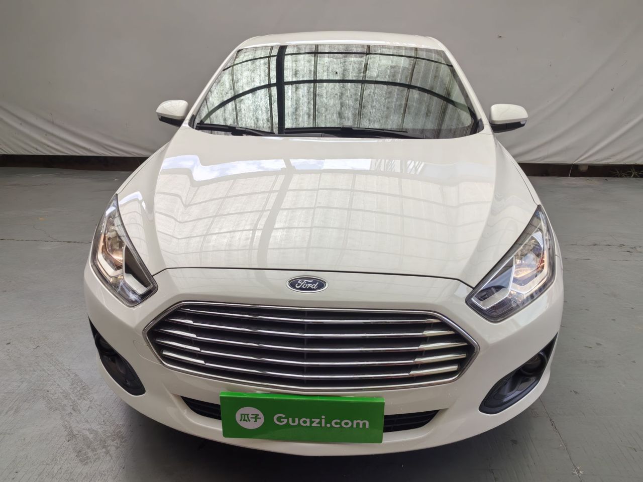 Escort 2015 1.5L MT Comfort photo 4