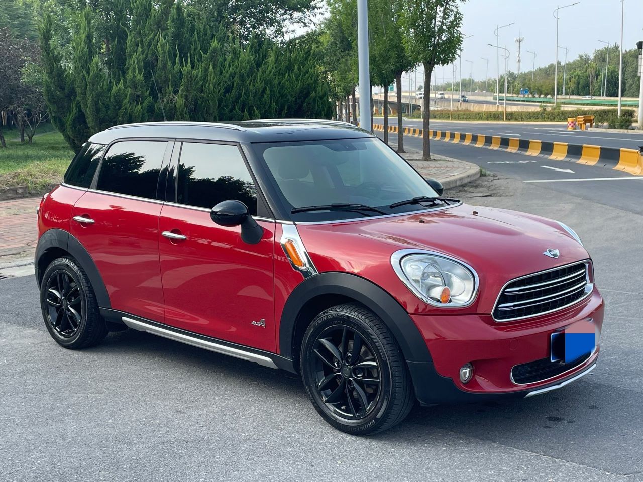 2014 1.6T COOPER ALL4 Fun photo 3