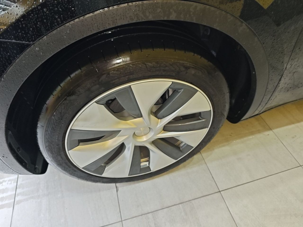 Model Y 2022 Facelift RWD photo 2