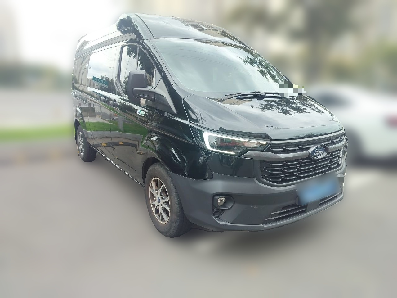 Transit 2023 2.0T Diesel AT Medium Wheelbase 5/6-Seater photo 3