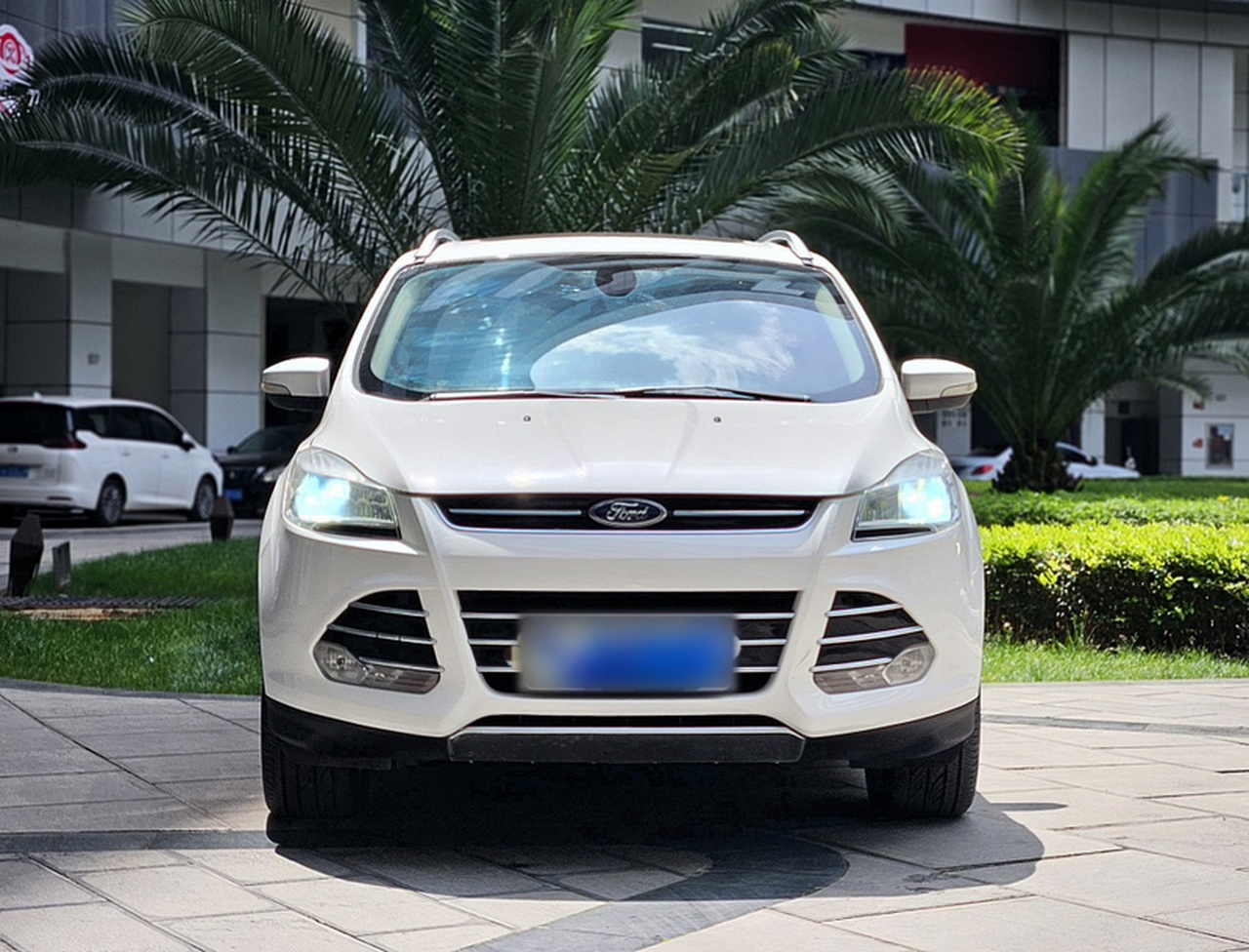 Kuga 2015 1.5L GTDi RWD photo 2