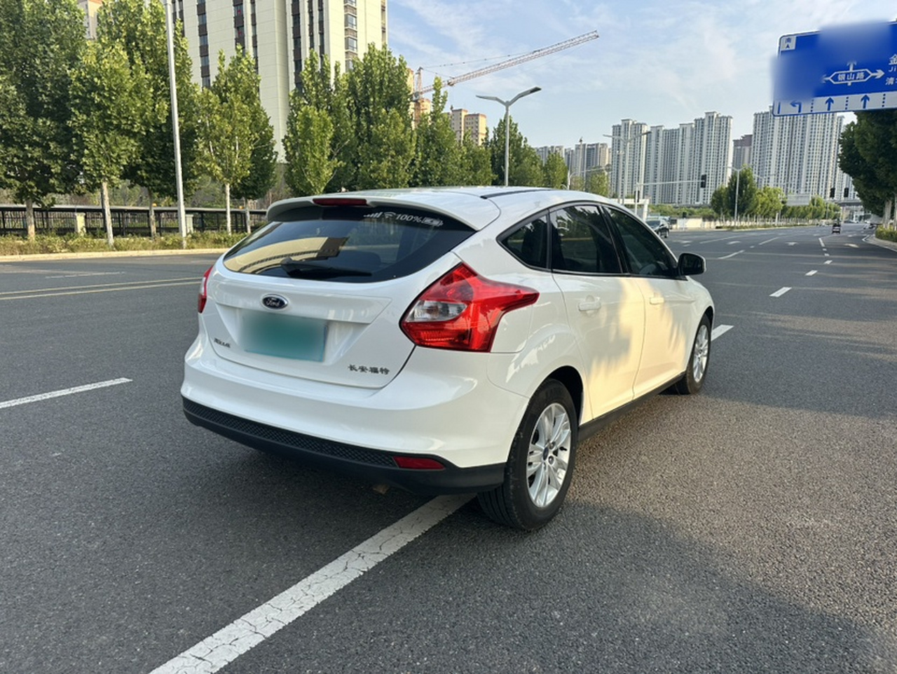 Focus 2012 Hatchback 1.6L MT Comfort photo 3
