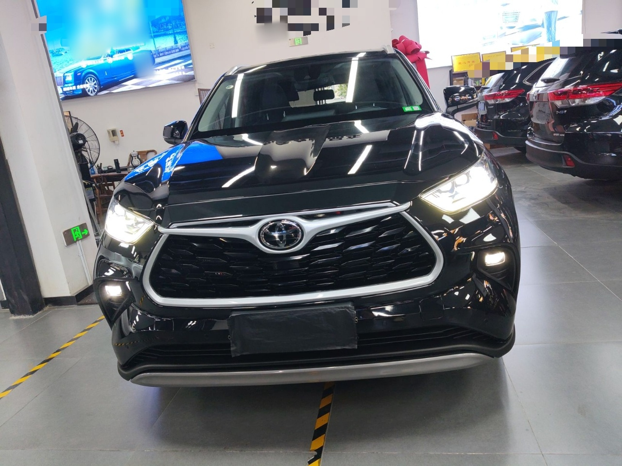 Highlander 2022 380T AWD Premium 7-Seater photo 2
