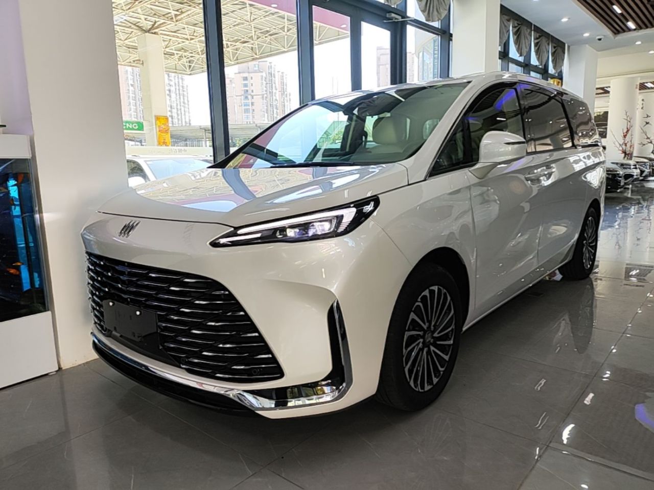 GL8 EV 2025 Exclusive