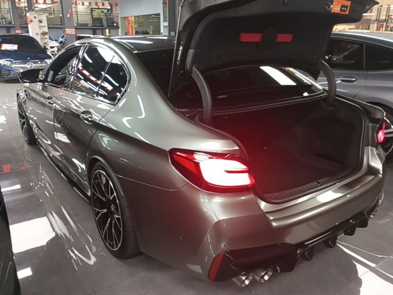 5 Series Imported 2022 Facelift 540i M Sport Package photo 4