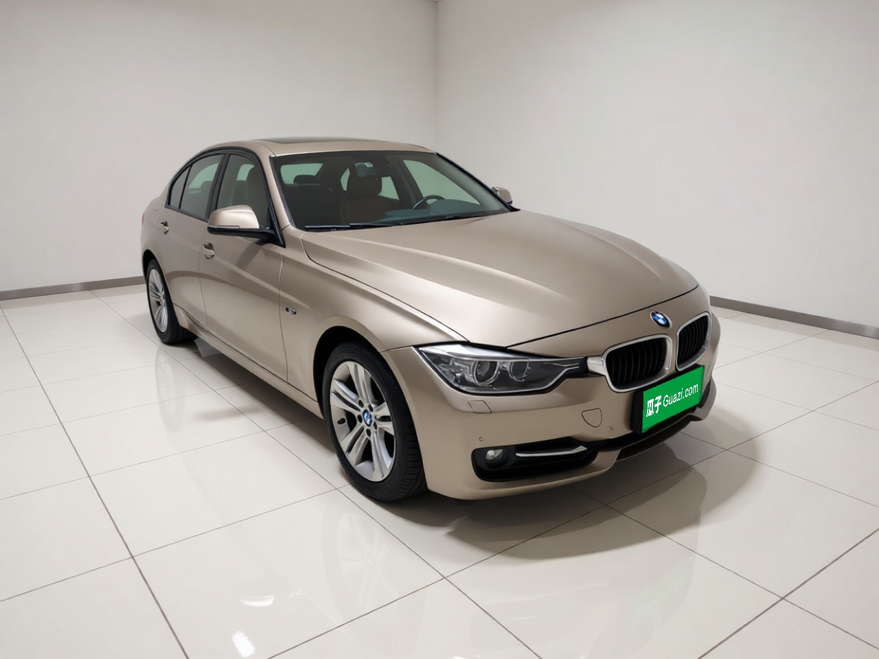 3 Series 2014 320i Sport Design Package photo 3