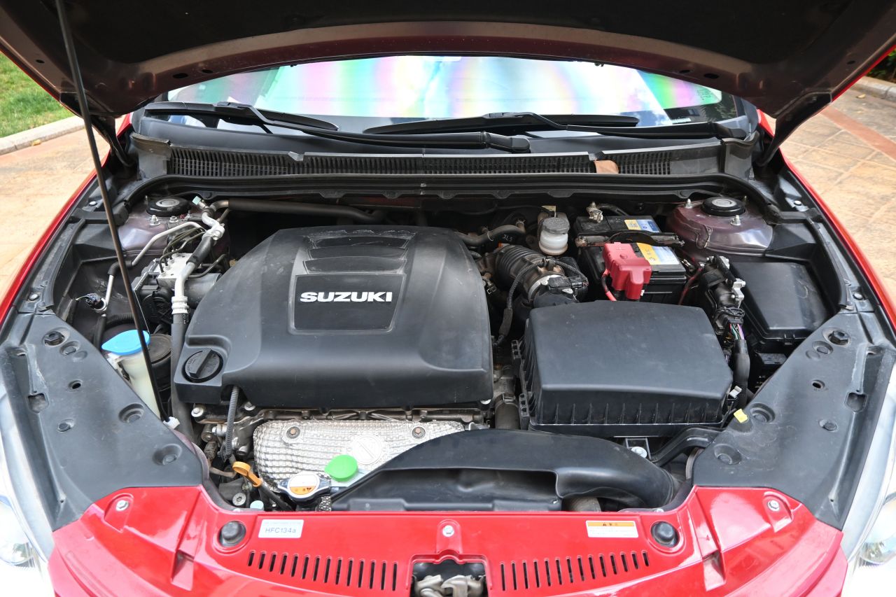 2011 2.4L RWD Sport photo 3