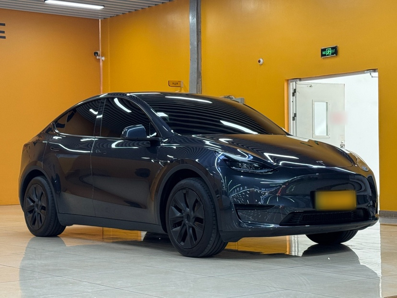 Model Y 2024 RWD photo 4