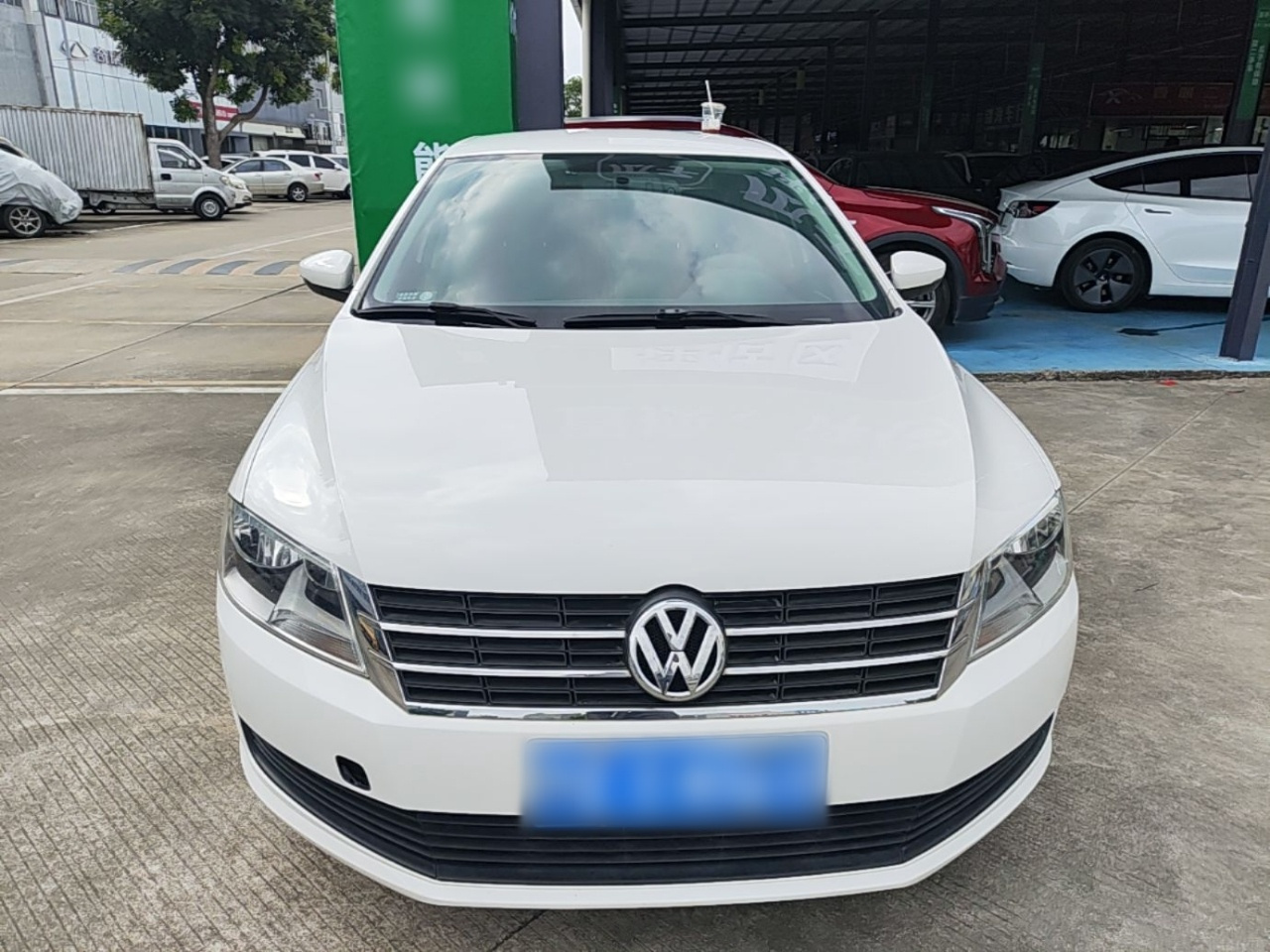Lavida 2013 Facelift Classic 1.6L AT photo 2