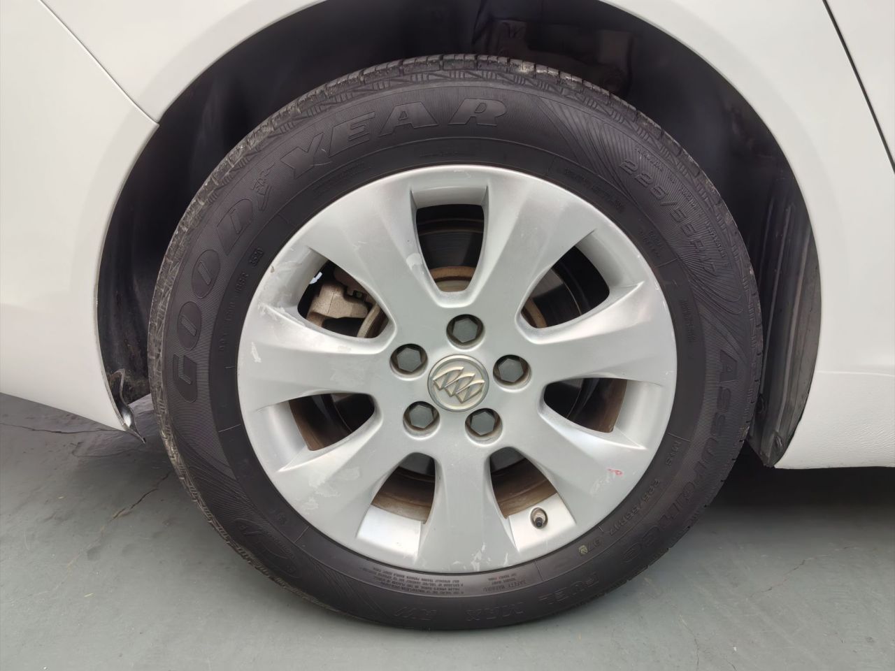 Regal 2015 1.6T Elite Tech photo 5