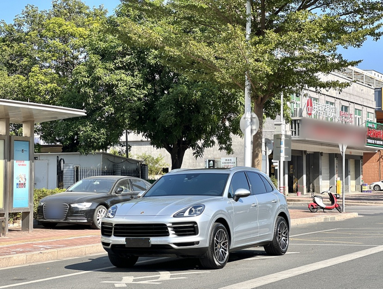 2018 Cayenne 3.0T photo 3