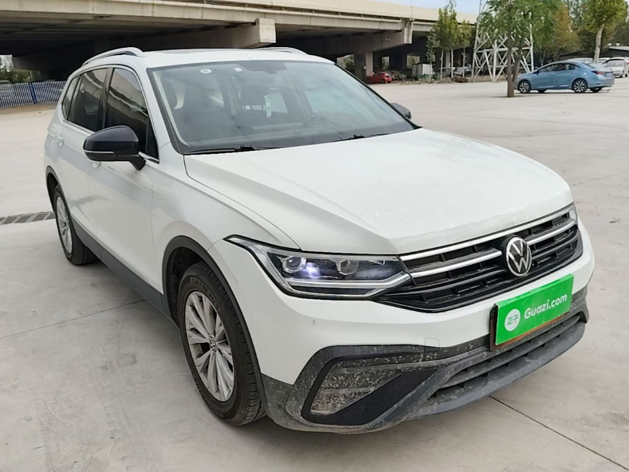 Tiguan L 2024 300TSI AT RWD photo 3