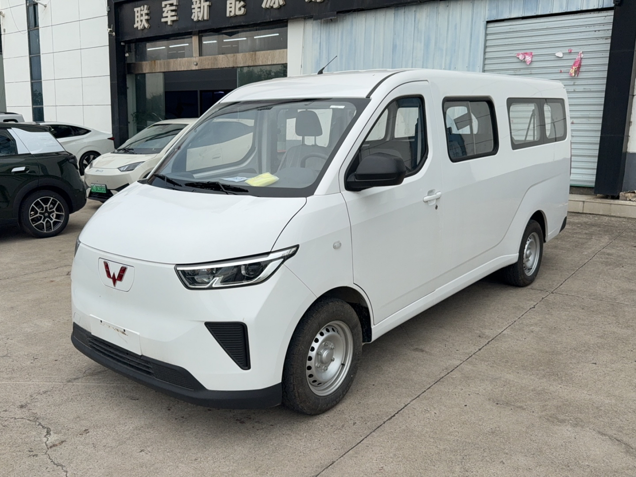 Wuling 2024 300km Comfort Bus 75kW