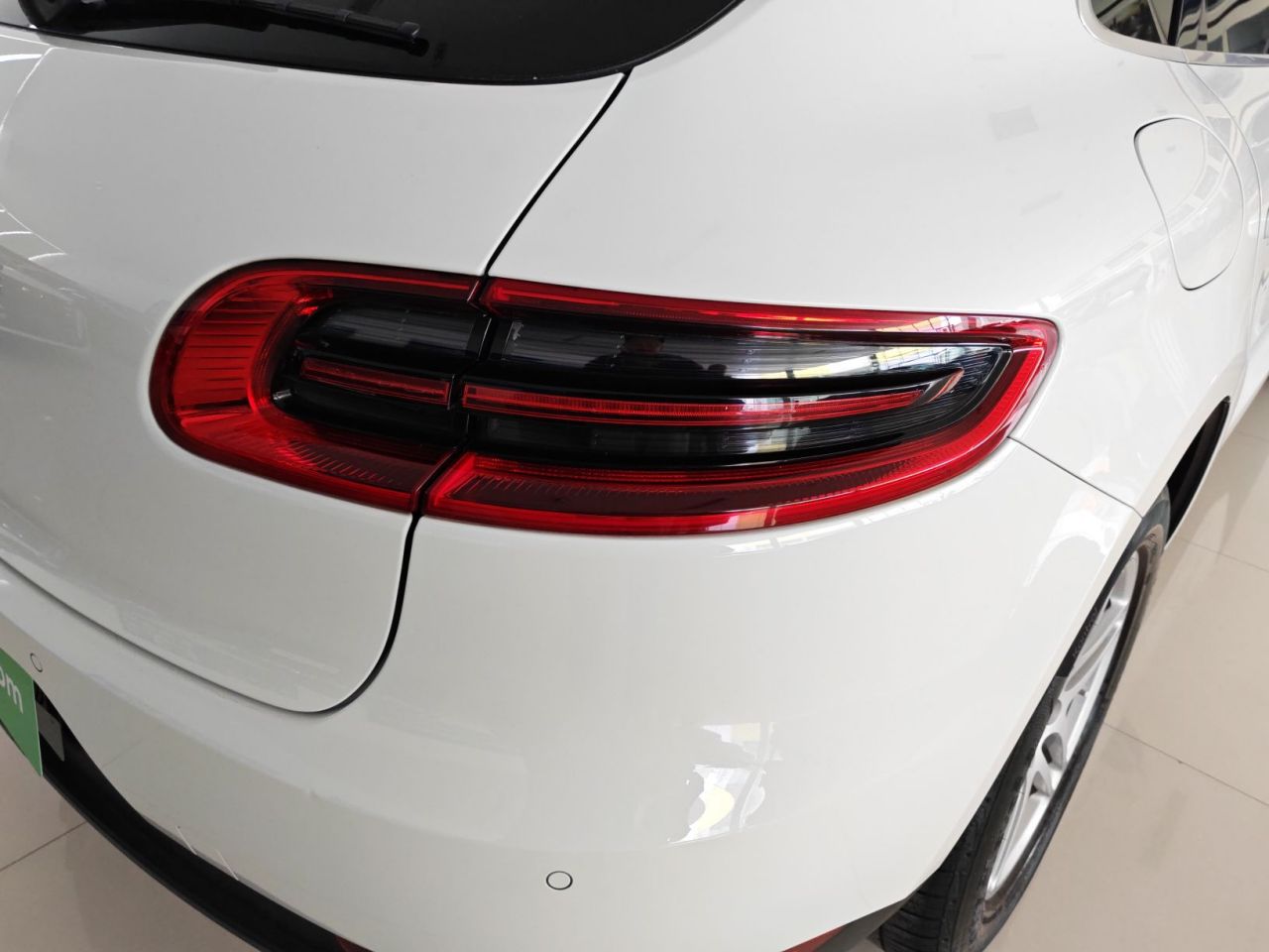 2017 Macan 2.0T photo 2