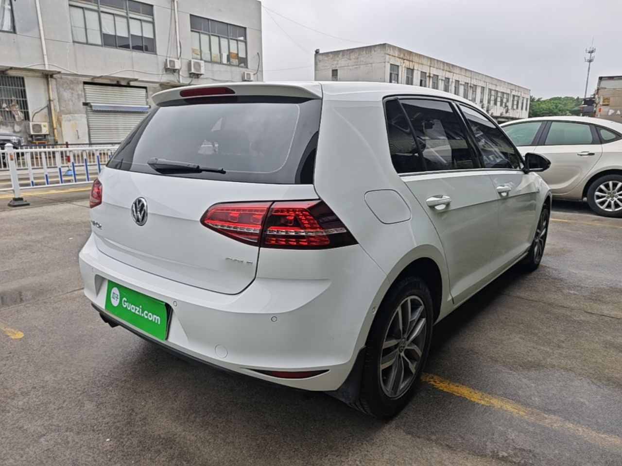 Golf 2017 230TSI AT Luxury Anniversary Edition photo 4