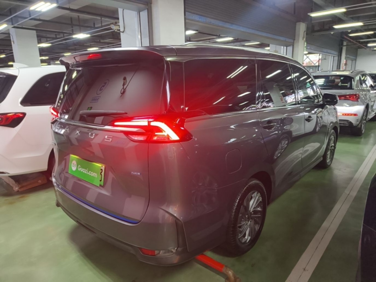 MAXUS EUNIQ 5 2020 1.3T PLUG IN Luxury photo 4