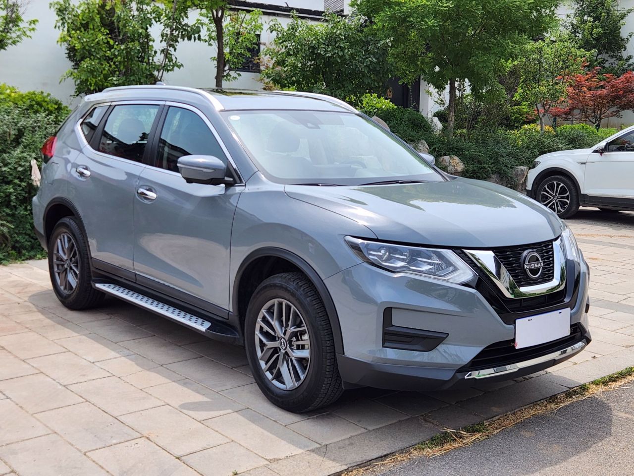 X-Trail 2025 2.0L RWD Leading photo 3