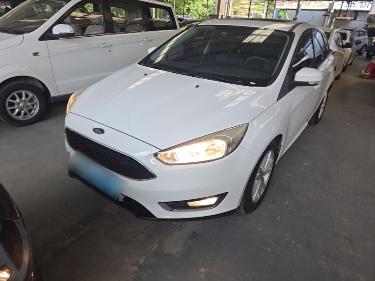 Focus 2017 Hatchback EcoBoost 125 AT Fashion