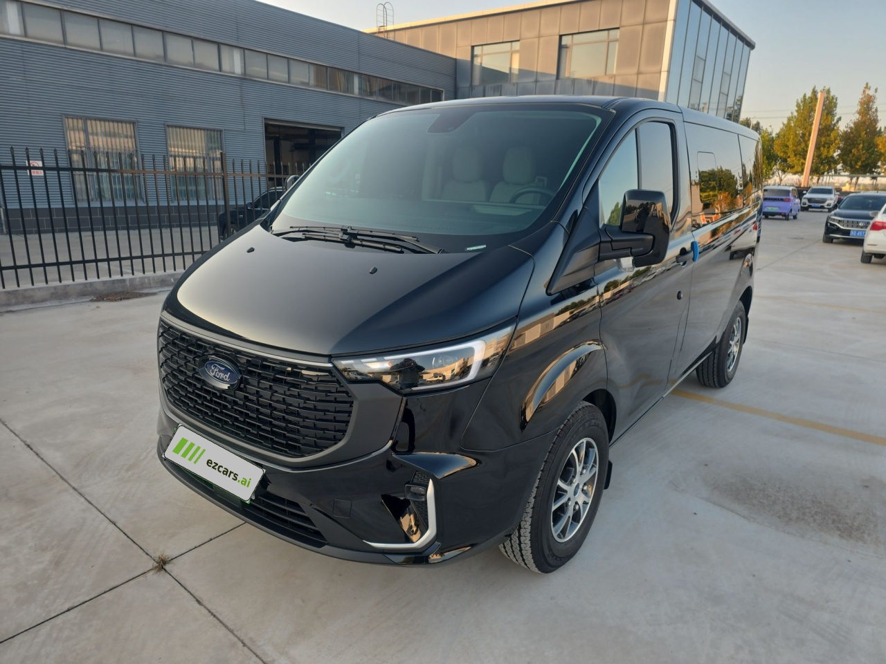 Transit 2026 2.0T Diesel MT Luxury Short Wheelbase 5/6-Seater