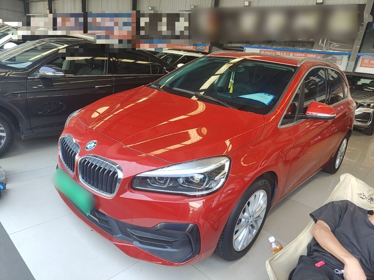 2 Series Wagon 2018 218i Leading