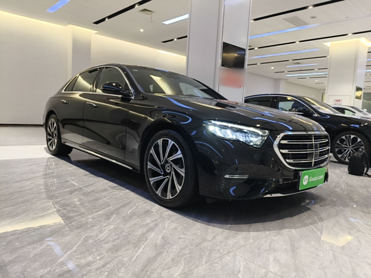 E-Class 2025 E 300 L Luxury photo 3
