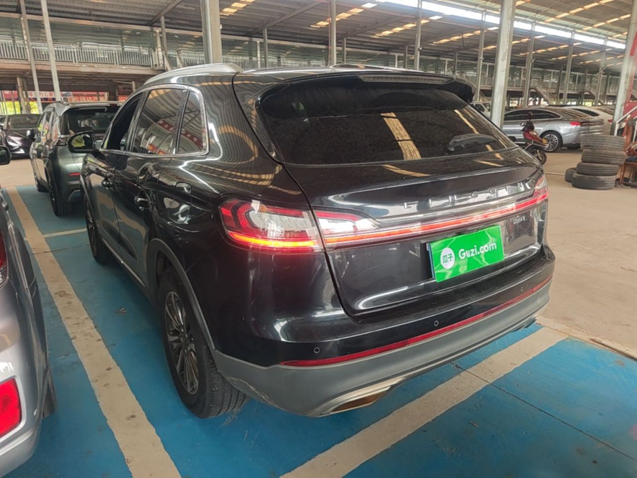 Nautilus Imported 2019 2.0T RWD Exclusive China VI photo 3